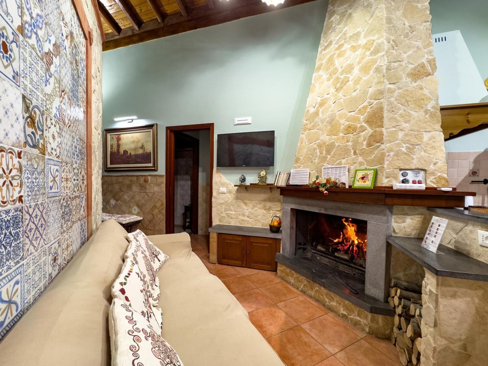 Villa Del Gelso Chalet Nel Parco Delletna 马斯卡利 外观 照片