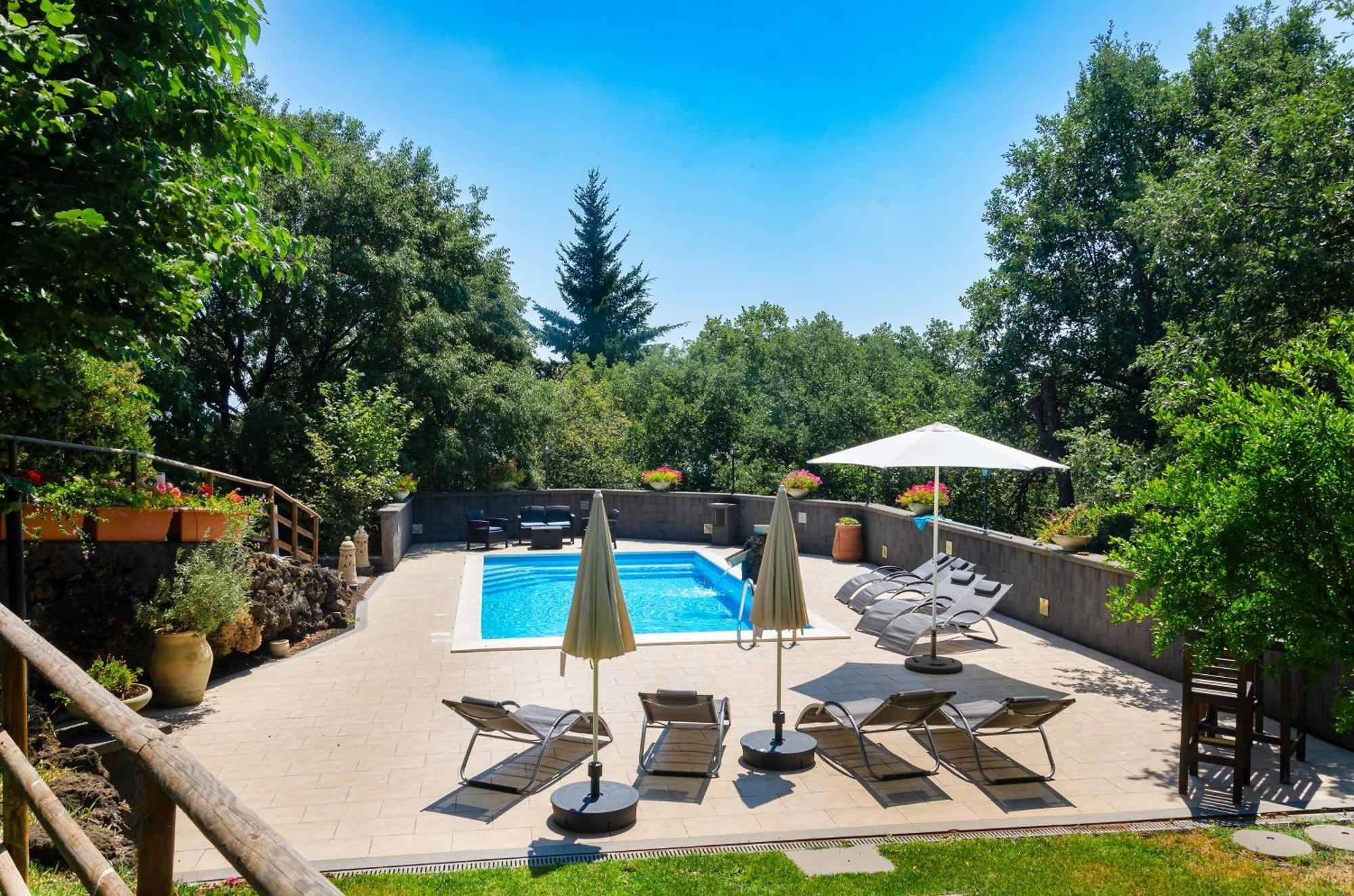Villa Del Gelso Chalet Nel Parco Delletna 马斯卡利 外观 照片