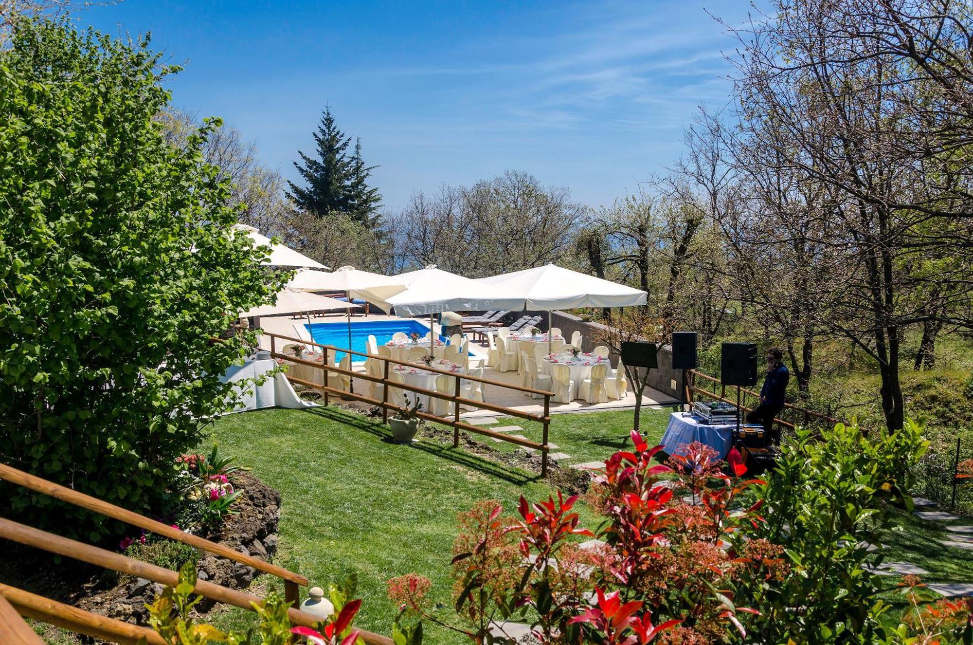 Villa Del Gelso Chalet Nel Parco Delletna 马斯卡利 外观 照片