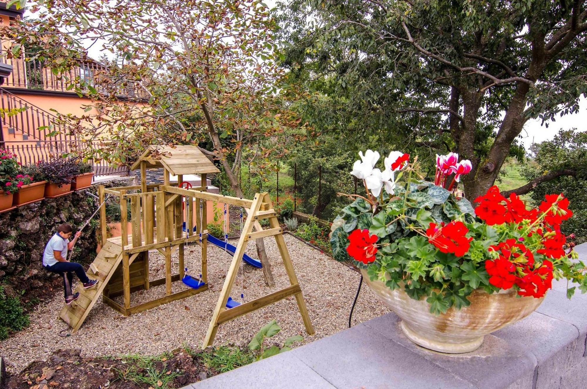 Villa Del Gelso Chalet Nel Parco Delletna 马斯卡利 外观 照片